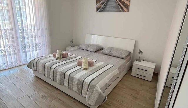 Holiday apartment with large terrace and SAT-TV