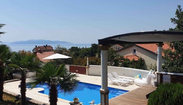 Holiday apartment with terrace and pool
