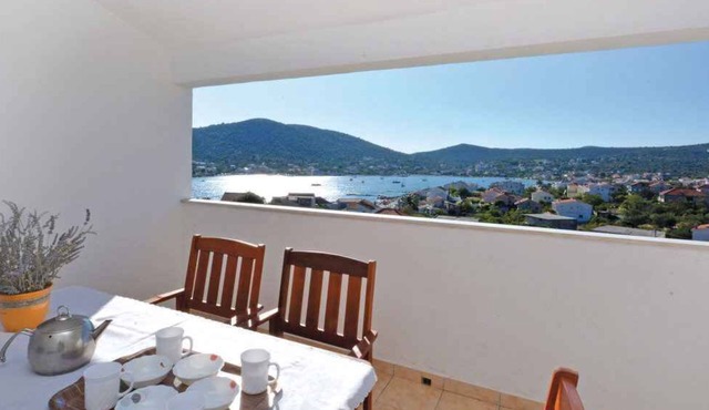 Holiday Apartment with Terrace and Sea View