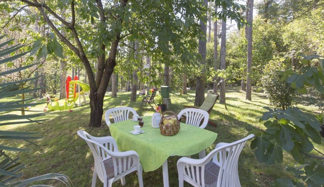 Holiday apartment with 3 bathrooms, barbecue and children's playground