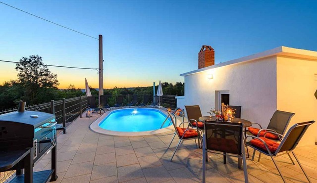 Holiday apartment with pool