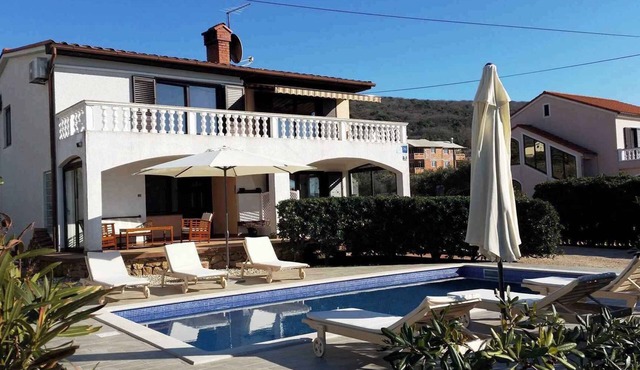 Holiday apartment with pool access and terrace