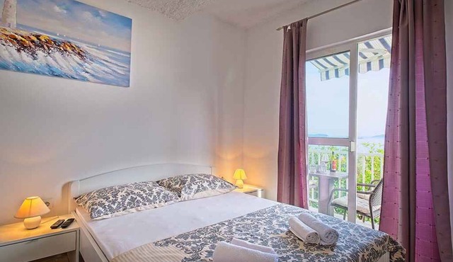 Holiday apartment With sea view and terrace