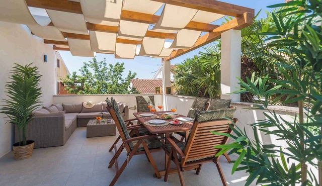 Holiday apartment with sea view