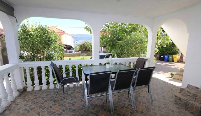Holiday apartment with terrace and air conditioning