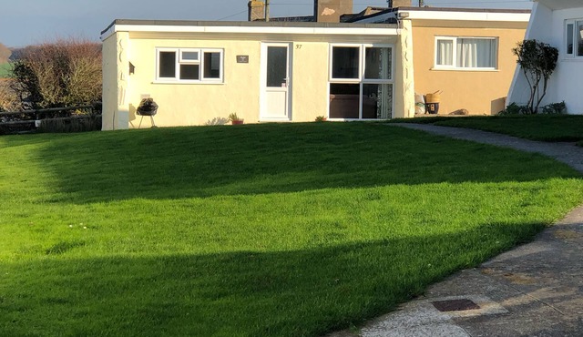 Holiday Chalet in Widemouth Bay, Bude - path to sandy beach.