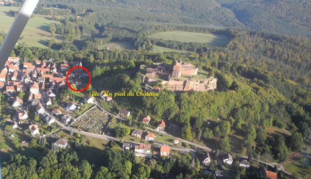 holiday cottages at the foot of the castle of Lichtenberg Castle of the thirteenth century.
