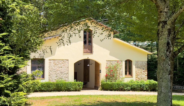 Holiday Cottage with Pool in Sant Hilari Sacalm – Masoveria del Castell de Villavecchia