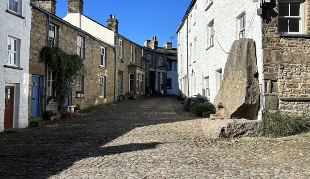 Holiday Cottage In The Village Of Dent In The Yorkshire Dales - Dog friendly