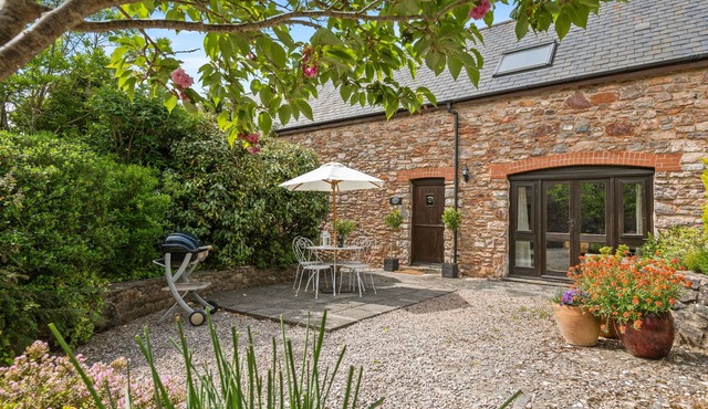 Holiday Cottage & Pool in beautiful South Devon