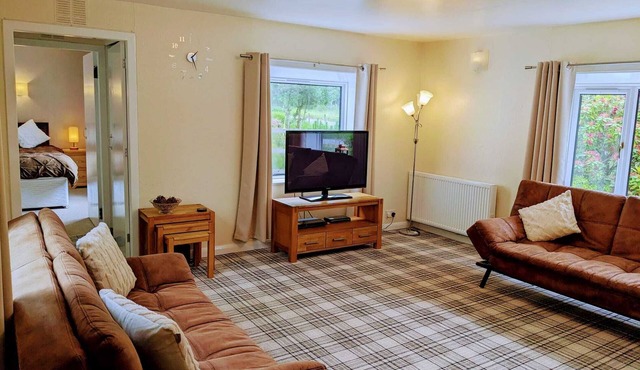 Holiday cottage tummel valley beautiful views. Own garden dog friendly