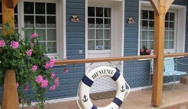 Holiday cottages in the garden of a former hostel in NORMANDY meadows of ETRETAT - YPORT