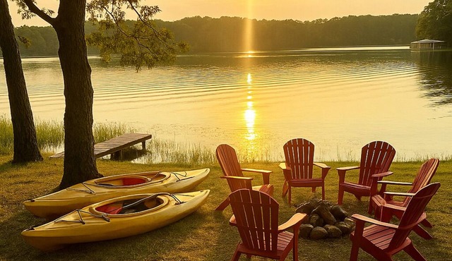 Holiday Deal! Lakefront | Firepit,Dock,Kayaks,Deck
