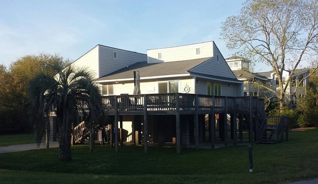 Holiday Deals! Sleeps 5 2BR 2Bath Walk to beach!