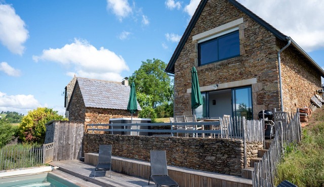 Holiday domain with swimming pool