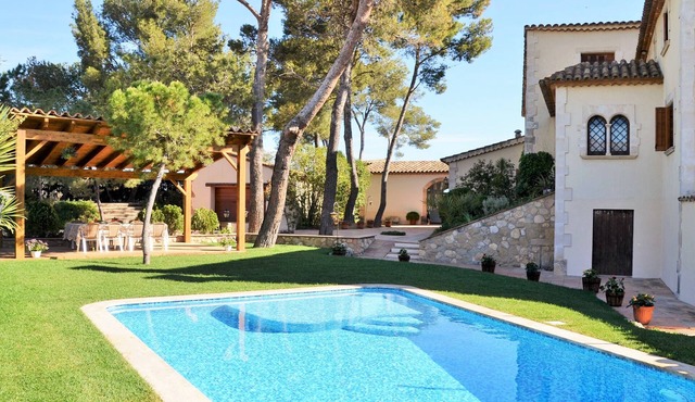 Holiday mansion close to beach and village. House for 14 persons.
