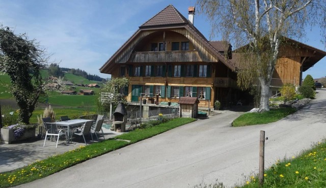 Holiday flat "Hof Schürweid" with pool