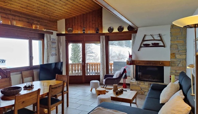 Holiday flat in the "Soldanella" house with mountain view