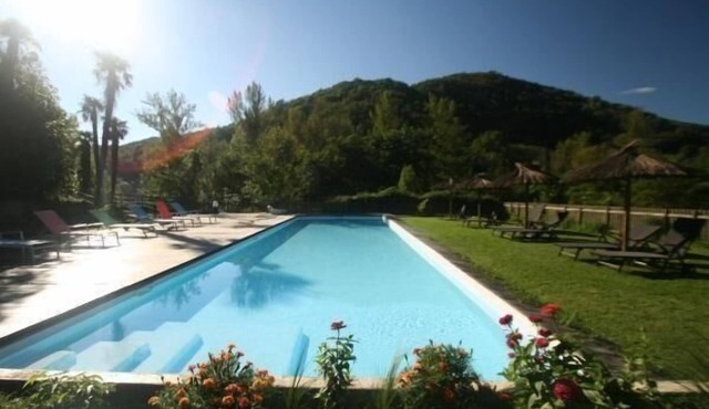 Holiday flat "Le Grenier" with swimming pool