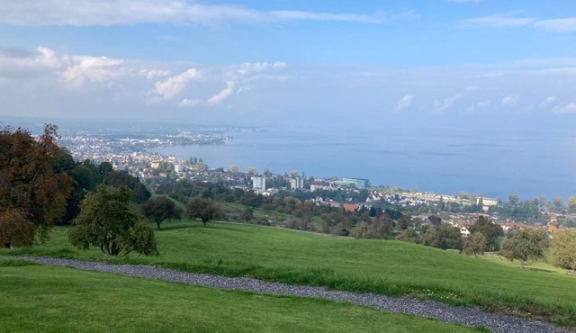 Holiday flat with far-reaching views of Lake Constance