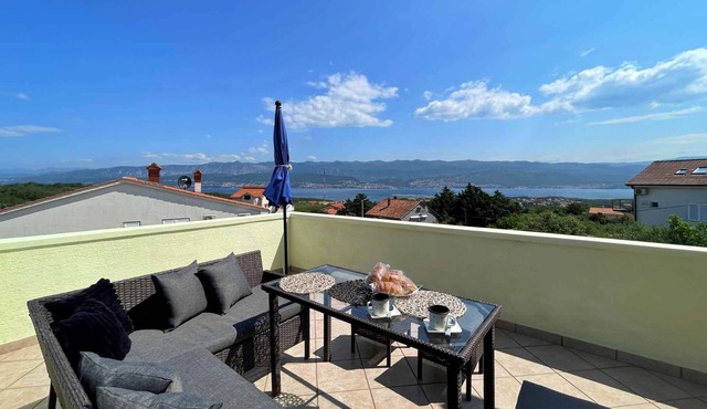 Holiday flat with balcony and panoramic view