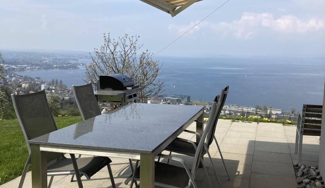 Holiday flat with far-reaching views of Lake Constance