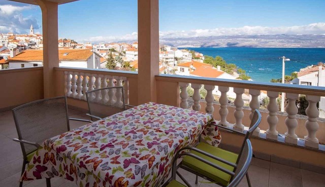 Holiday flat with sea view