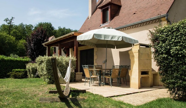 Holiday Home in Castelnaud-la-Chapelle with Swimming Pool