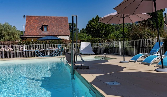 Holiday Home 'Fleurie' with Shared Pool, Wi-Fi and Air Conditioning
