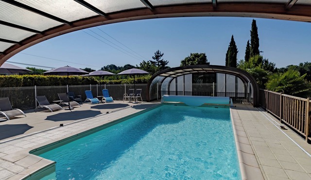 Holiday Home 'Rose' with Shared Pool, Wi-Fi and Air Conditioning