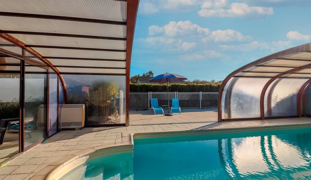 Holiday Home 'Maison Tournesol' with Shared Pool, Wi-Fi and Air Conditioning