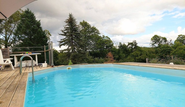 Holiday Home in Haute-Vienne near Nature Park