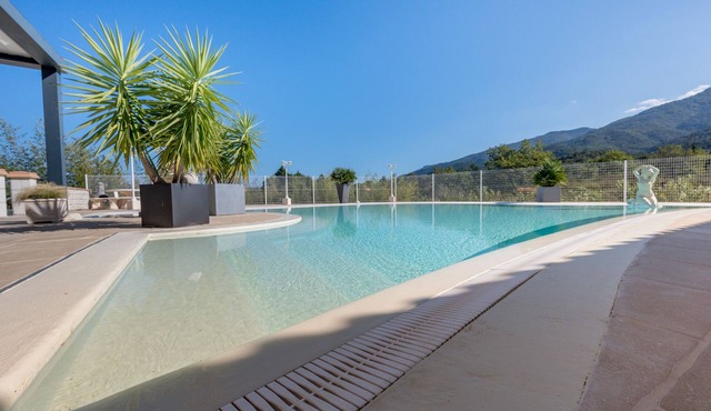Holiday Home 'Maison Entre Mer Et Montagnes' with Mountain View, Private Pool and Wi-Fi