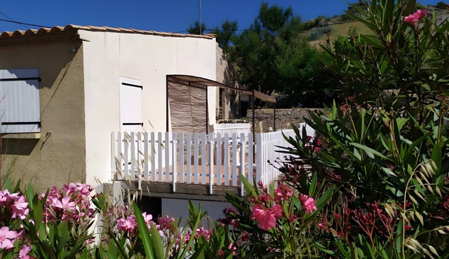 Holiday Home 'Location Gîte Dans Les Corbières' with Mountain View, Private Terrace and Wi-Fi