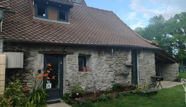 Holiday Home 'La Maisonnette De Raphaël' with Private Garden and Wi-Fi
