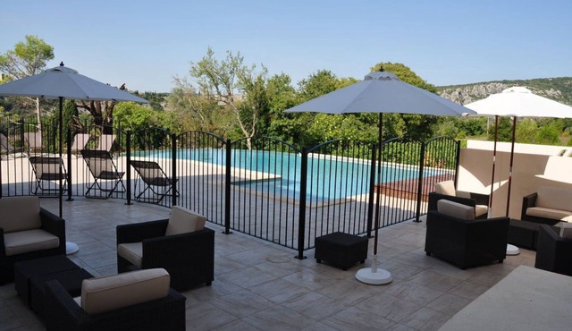 Holiday cottage "Aiguéze" in a residence with swimming pool