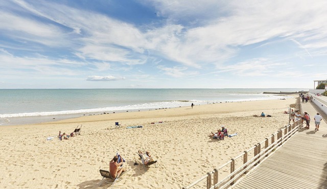 Holiday Home 'Gite De La Gravée Marais Poitevin' with Private Terrace, Private Garden and Wi-Fi