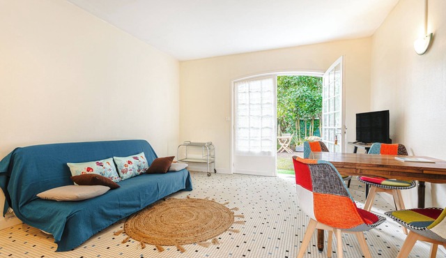 Holiday Home 'Longère Proche Plage Et Forêt 1' with Shared Terrace, Shared Garden and Wi-Fi