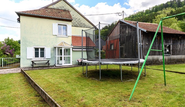 Holiday Home “Gîte Sur L’île” with Mountain View, Private Terrace and Wi-Fi