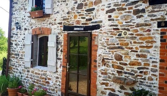 Holiday Cottage with Scandinavian Hot Tub located in Bussiere Poitevine