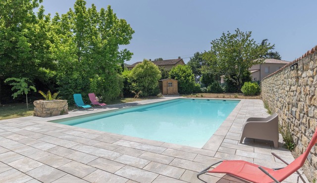 Holiday Gîte 'T1 Ardeche Vesseaux' with Mountain View, Shared Garden & Wi-Fi