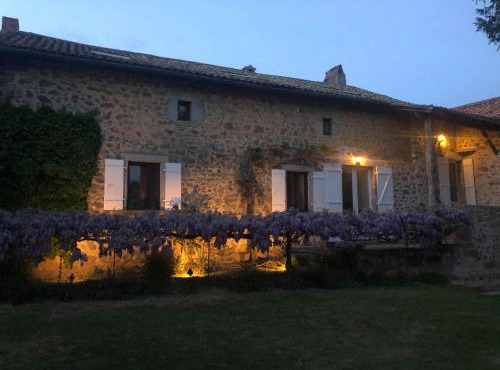 Holiday Gites in Dordogne are two charming, spacious gites offering privacy and tranquillity for that perfect get away holiday