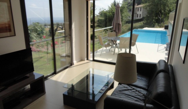 Holiday Guest House, Recent, Infinity pool, sea view,Tourrettes sur Loup/Vence