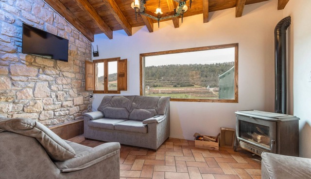 Holiday Home 'Casanellas' with Mountain View, Private Garden and Wi-Fi