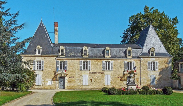 Holiday Home 'Pavillon À St Laurent Sur Manoire' with Private Terrace