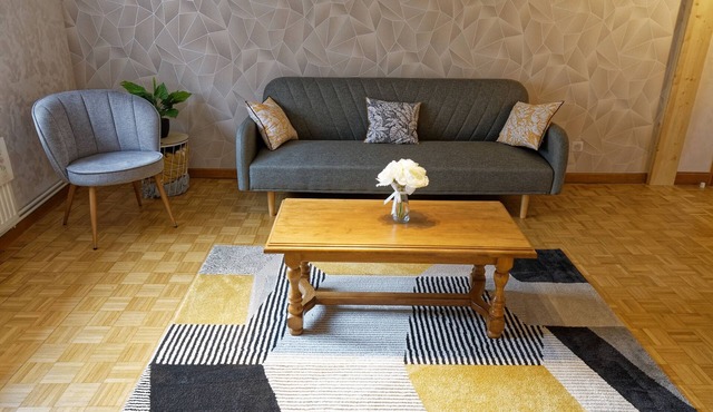 Holiday Home "Chez Jeanne, Charming House" with Private Garden and Wi-Fi