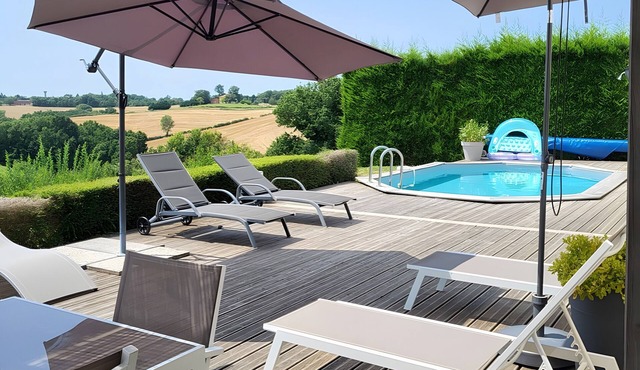 Holiday Home 'Maison Campagne Avec Piscine Et Spa' with Private Pool, Wi-Fi and Air Conditioning