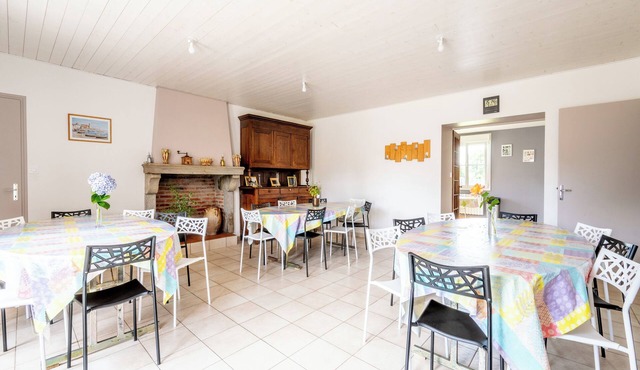 Holiday Home 'Gîte La Clé Des Champs' with Private Terrace and Private Garden