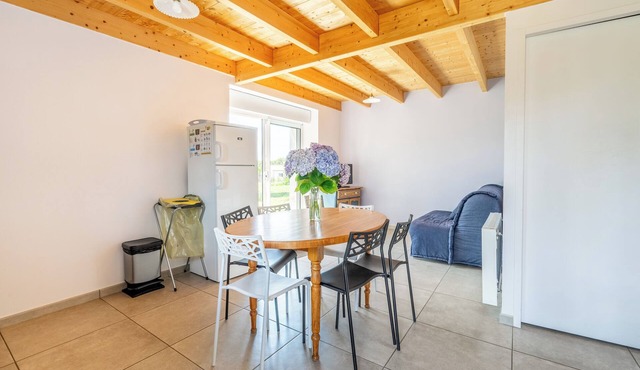 Holiday Home 'Petit Gîte La Clé Des Champs' with Private Terrace and Private Garden