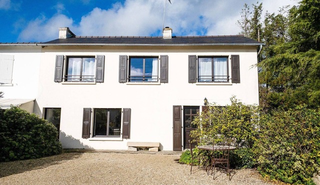 Holiday Home in Brittany near Beaches & Trails